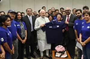PM interacts with Mission
