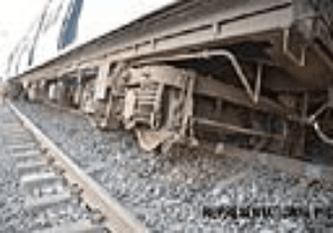 Amravati-Mumbai Express derails near Kalyan