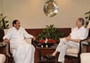 Venkaiah Naidu discusses Delhi issues with Jung
