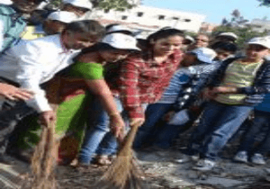 Saina Nehwal participates in Swachh Bharat