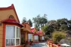 8 Indian tourists from Ke