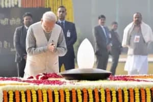 Modi pays tributes to for