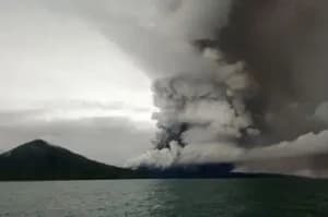Indonesia tsunami  Volcan