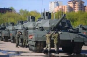 After S 400 missiles and AK 203 rifles  Russia offers India its cutting edge Armata tank technology