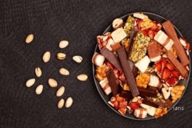 Healthy snack bars to go with your coffee