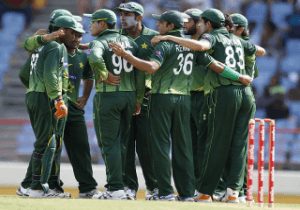 Pakistan wins toss, elects to bat against Australia