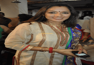 TV actor Rupali Ganguly robbed of Rs 71 lakh