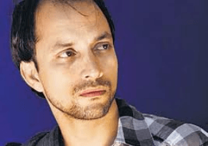 Deepak Dobriyal feels pressure in promoting films