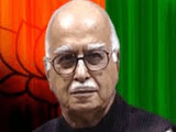 RSS writ runs yet again on BJP, Advani eats humble pie!