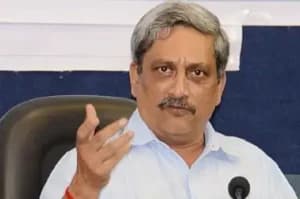 Modi visits Goa CM in hos