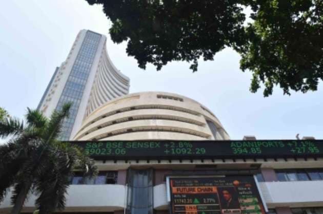 Sensex down 500 points amid global sell off