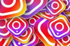 Russia bans Instagram  blocks access for 80 mn users