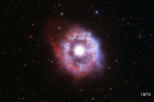 Hubble images show giant star on edge of destruction