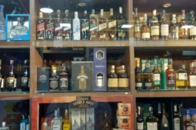 Spurious liquor claims 4 lives in UP  probe ordered