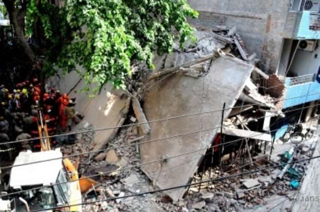 One held over building collapse in south Delhi