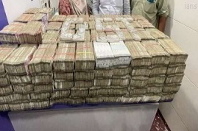 GST detects Rs 10 cr cash  turnover of Rs 1 764 cr in toilet sized office