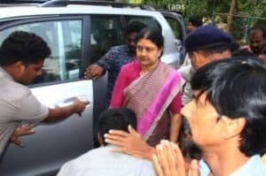 Sasikala hints she will be back in TN politics
