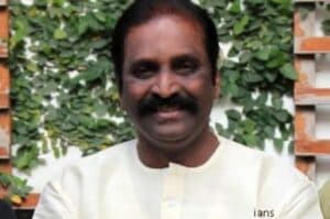 Lyricist declines award after controversy