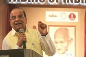 Vinai Kumar Saxena takes oath as Delhi s new L G