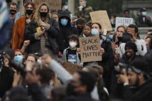 Over 100 arrested in violent London protests