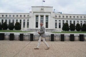 US Fed caps bank dividend payments  suspends share repurchases