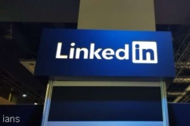 Indian working women more worried about job availability  LinkedIn