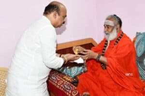 New K taka CM visits hometown  goes to RSS office  meets Lingayat seer