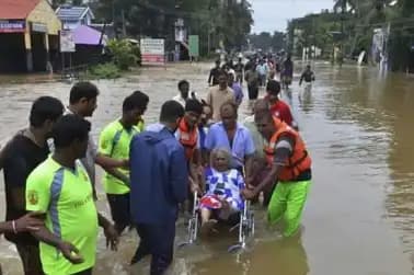 PM reviews flood situatio