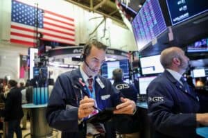 US stocks end higher as tech shares rally