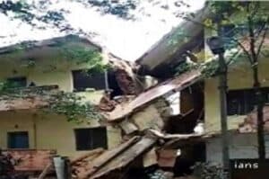 Another B luru building collapses  18 families have narrow escape