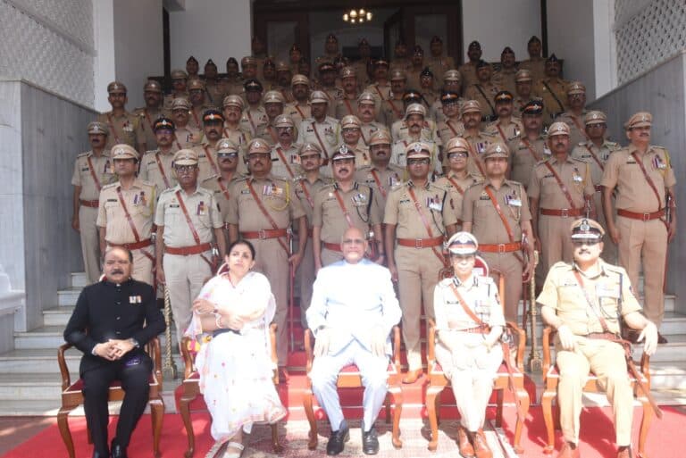 Governor presents President’s Police Medals to 115  Police Officers, Personnel