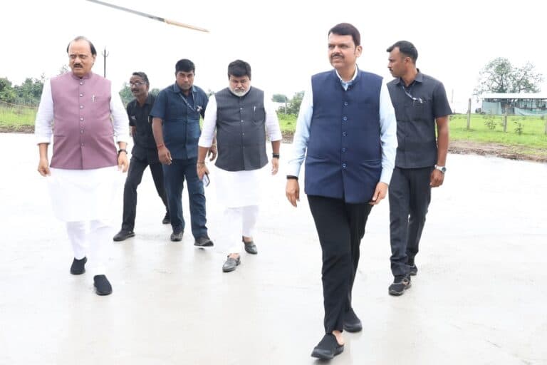 Maharashtra Dy CMs Fadnavis and Ajit Pawar's Helicopter Encounters Bad Weather