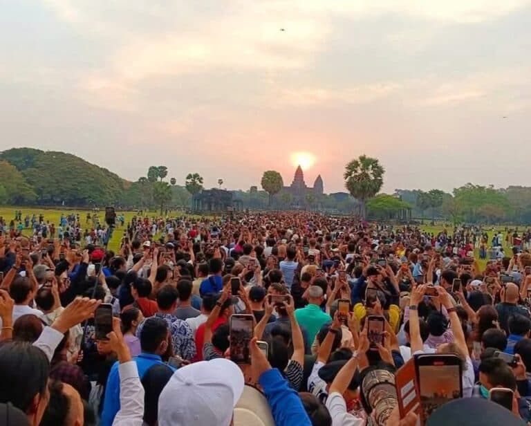 Tourists Gather at Cambodia's Angkor Wat to Watch Equinox Sunrise