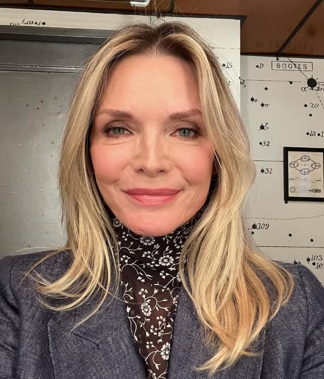 Michelle Pfeiffer Pays Tribute to Actor, Friend Val Kilmer After His Death