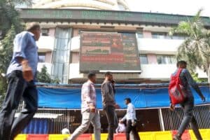 Stock Market Ends Lower Ahead Of Key GDP Data