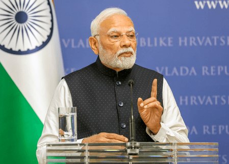 PM Modi  Speaks With Iranian President, Reiterates Call For De-Escalation