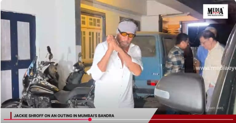 Jackie Shroff On An Outing in Mumbai's Bandra