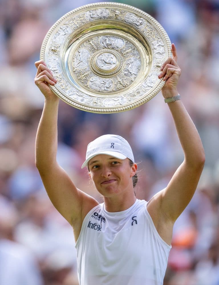 Iga Swiatek’s First Wimbledon Win Revives World No. 1 Chase 