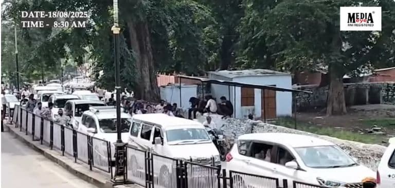 UNESCO World Heritage Site Faces Daily Traffic Jam