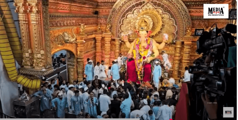 Mumbai's Iconic Lalbaugcha Raja; Devotees Seek Blessings