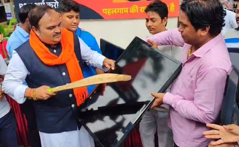 'Insult to Sindoor of Our Sisters': Shiv Sena(UBT) Smashes TVs in Protest Against India-Pak Match