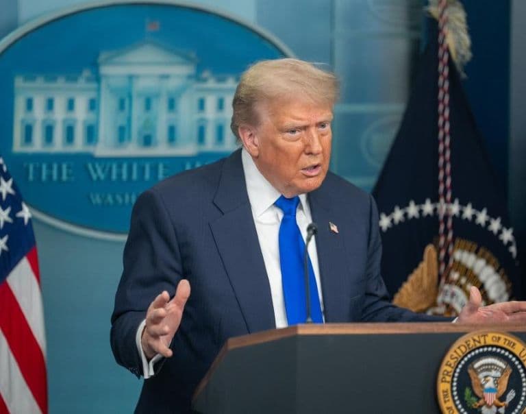Trump Shifts Tone on Ukraine, Says Kyiv Can ‘Fight and Win’ Back Territory