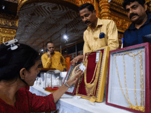 Gold Likely to Open Weak After Steep Global Fall; Prices May Drop to Rs 1.22–Rs 1.23 Lakh Per 10 gm