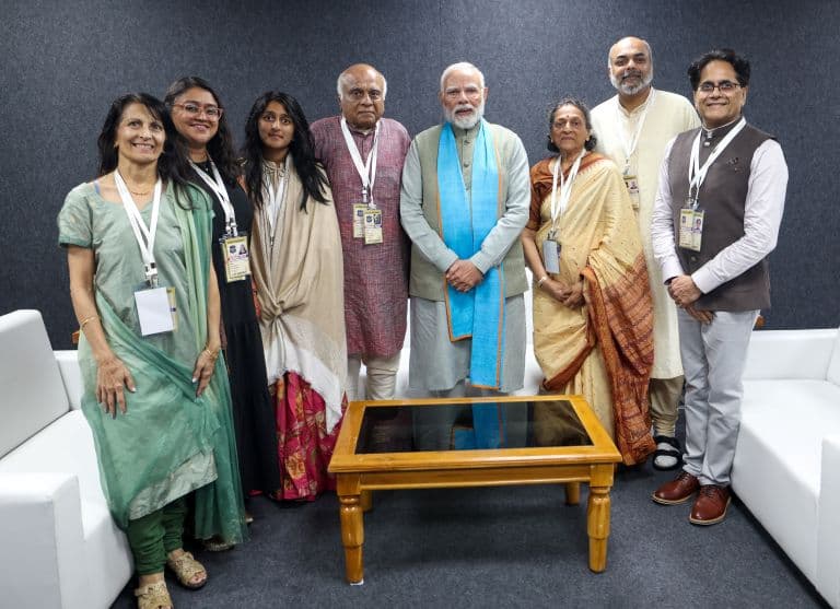 PM Modi Meets Sardar Patel's Family Ahead of 'Rashtriya Ekta Diwas' Celebrations on Oct 31 in Gujarat 