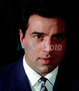 Actor Dharmendra Dies at 89; End of an Era Say Celebs