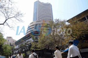 Indian Stock Markets Slip on Friday as Weak Global Cues Drag Investor Sentiment
