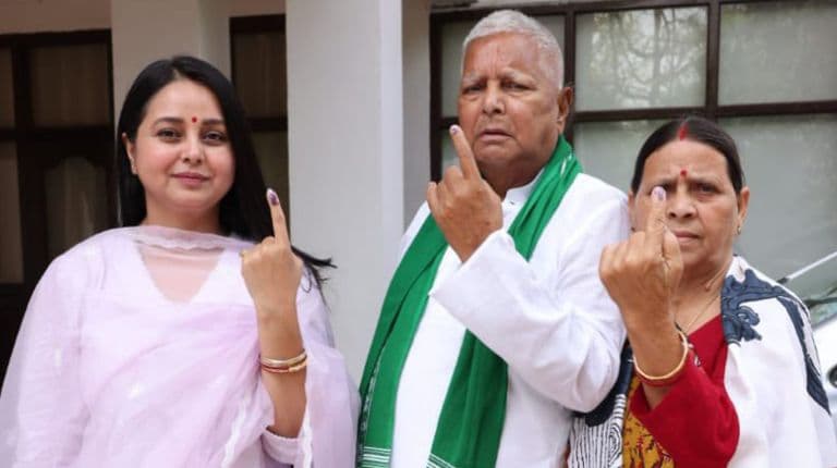 Rohini Acharya Announces Exit From Politics, Cuts Ties with Family After RJD’s Crushing Bihar Poll Defeat