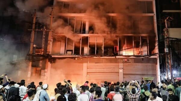 Bangladesh Sees Fresh Violence After Death of Radical Leader Sharif Osman Hadi