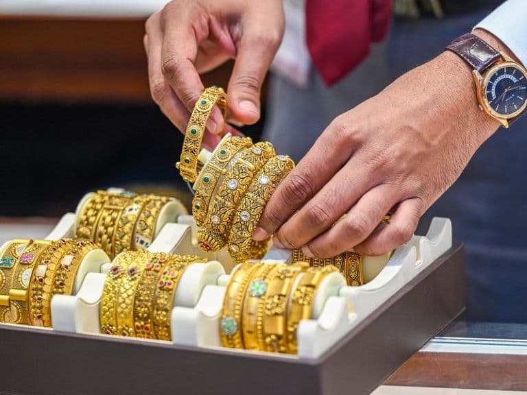 Gold Prices Surge on MCX as Global Bullion Gains and Rupee Hits Record Low