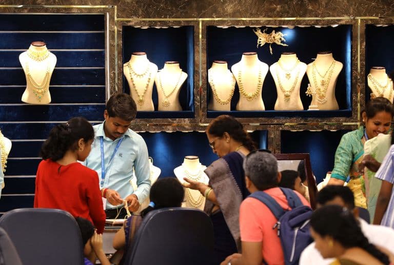 Gold, Silver Prices Jump on Weaker US Dollar and Ongoing Geopolitical Uncertainty